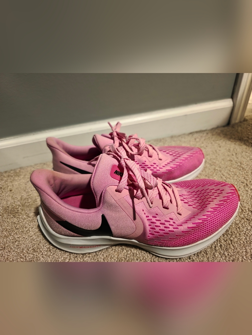 WOMENS NIKE AIR ZOOM WINFLO 6 Size 8 Psychic Pink